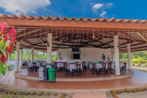 Ресторан / й інші заклади харчування у Hotel Arrayanes del Quindío
