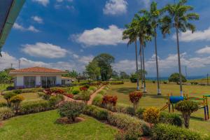 Сад в Hotel Arrayanes del Quindío