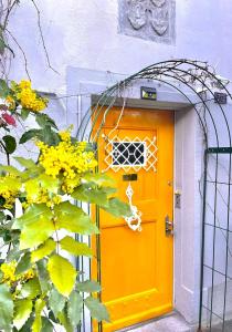 KilchbergにあるZurich at the Lake double room in historic house shared Bathのギャラリーの写真