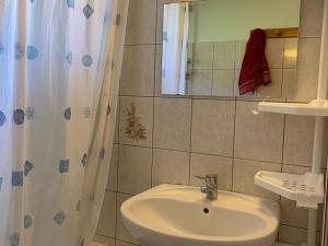 Kúpeľňa v ubytovaní Appartement chaleureux proche centre Châtel, accès Multi Pass été 2024 à 3€/jour/personne! - FR-1-693-83