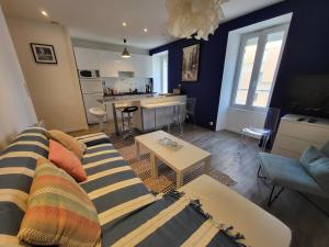 Appartement Les Sables-d'Olonne, 3 pièces, 4 personnes - FR-1-92-780にあるシーティングエリア