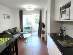 Η κουζίνα ή μικρή κουζίνα στο Apartamento Roses, 2 dormitorios, 4 personas - ES-258-118