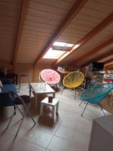 A seating area at AB Preveza Apartments -15 Meters Over the Sea