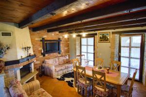 Khu vực ghế ngồi tại Villa Toscana with jacuzzy
