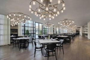上海金普顿前滩酒店餐厅或其他用餐的地方