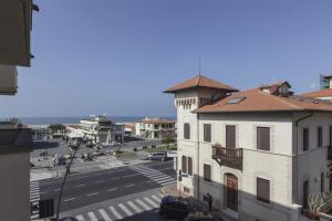 an aerial view of a street in a city at Residence Il Patriarca in Viareggio