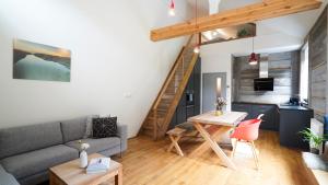 Setusvæði á SKOG HARRACHOV duplex apartment