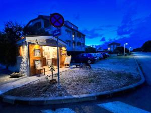 Budova, kde se apartmán nachází + 25 fotografií