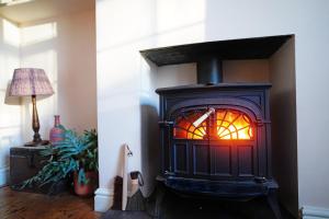Fotografie z fotogalerie ubytování Northdene Cottage - cosy old fisherman's cottage two mins from sea - free parking - wood burning stove - roll top bath - dog friendly v destinaci Deal + 52 fotografií