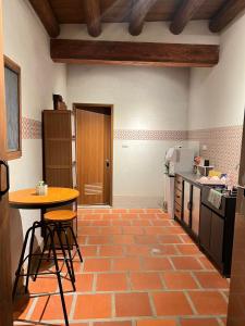 Kuchyň nebo kuchyňský kout v ubytování First Floor Inn Kinmen