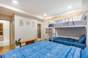 Ένα ή περισσότερα κρεβάτια σε δωμάτιο στο บ้านของเรา พูลวิลล่า +35 φωτογραφίες