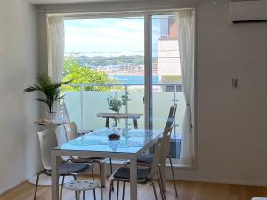 Balkon oz. terasa v nastanitvi Villa La Mer -Zushihayama-