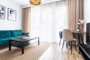 Posedenie v ubytovaní Apartamenty Ceglana Park -parking w hali garażowej- piękne nowe osiedle
