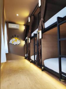 Двуетажно легло или двуетажни легла в стая в VK Pods PIK