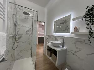 a bathroom with a shower and a sink at Comfort Zone in Mestre