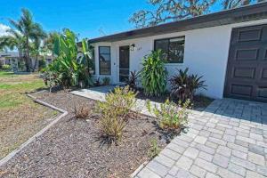 Galeriebild der Unterkunft Shamrock Park, Legacy Trail and Manasota Key! in Venice + 25 Fotos