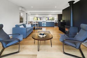Gallery image of Kirribilli in Goughs Bay
