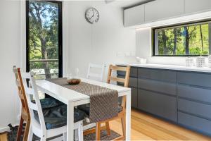 Gallery image of Kirribilli in Goughs Bay