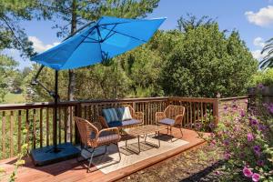 Κήπος έξω από το @ Marbella Lane - Modern 4BR Coastal Charm