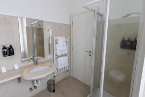Koupelna v ubytování Albergo Ristorante Il Verbano