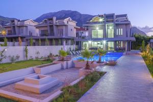 En generel udsigt til bjerge eller udsigt til bjerge taget fra villaen