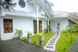 Gallery image of St Kilda Hotel & Restaurant in Ahangama