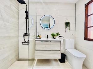 Ein Badezimmer in der Unterkunft Romantic Apartment in Windsor Park