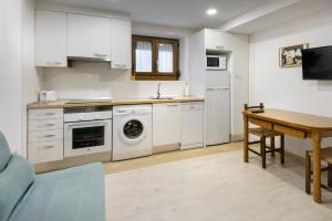 A kitchen or kitchenette at Casa Marosa