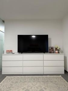 TV i/ili multimedijalni sistem u objektu Wohnung in Laupheim