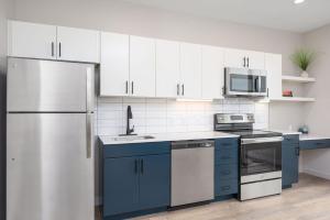 Cucina o angolo cottura di Motif Nashville's Hotel on Music Row
