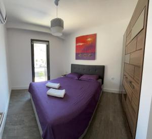 Katil atau katil-katil dalam bilik di Villa Aylinda with private heated Pool +42 gambar