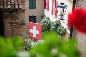 Relais Castello di Morcote外面的花园