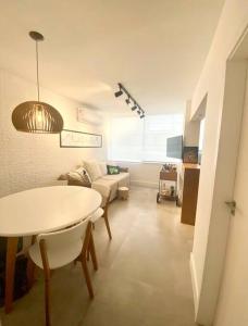Фотография из галереи Duplex moderno 2 quartos na praia Leblon в Рио-де-Жанейро