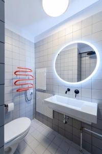 Kép Tranquil designer apartment with 40m2 terrace overlooking Castle of Bratislava szállásáról Pozsonyban a galériában