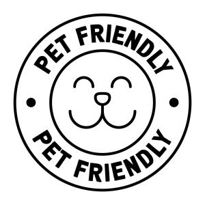 Una pegatina en blanco y negro de un perro con el texto "pet friendly be friendly" en Trailhead Lodges Building 401 Unit 422, en Winter Park 19 fotos más