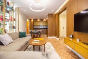 Televisyen dan/atau pusat hiburan di Tirana Center Fame House