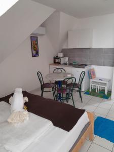 Voodi või voodid majutusasutuse Béke Stúdió Apartman toas