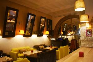 Posezení v ubytování Hôtel Mechouar Plaza