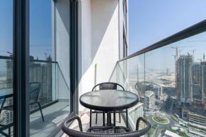 Balkón nebo terasa v ubytování 1 Bedroom -Sauna - Pool - Sobha Waves - Dubai