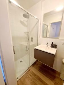A bathroom at One bedroom Flat in center