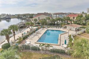 Πισίνα στο ή κοντά στο Dolphin Point 402C - 2BR Updated Condo with Harbor and Gulf Views