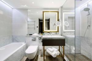 Koupelna v ubytování Hilton Budapest