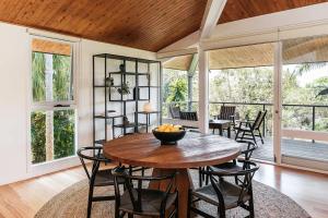 Φωτογραφία από το άλμπουμ του Cape Breeze - 5 BR home with headland views στο Μπάιρον Μπέι