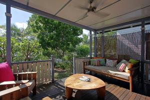 Μπαλκόνι ή βεράντα στο Harkaway - charming cottage in central Byron Bay