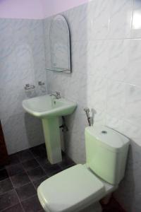 Koupelna v ubytování Maharagama Shehan Hotel