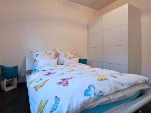 Postel nebo postele na pokoji v ubytování Appartement Rénové, 3 Ch. avec Parking Privé, Hyper-Centre Colmar - FR-1-744-36