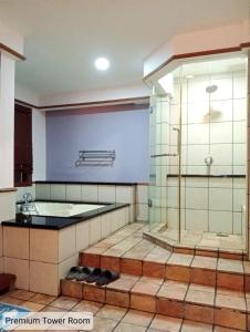 Ένα μπάνιο στο Alpine LXPD Premium Tower Room +8 φωτογραφίες