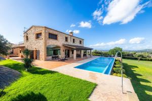 Bazén v ubytování Es Turonet nebo v jeho okolí