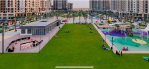 Výhled na bazén z ubytování Town square, Dubai nebo okolí