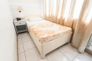 Voodi või voodid majutusasutuse Hotel Canelsa toas +6 fotot